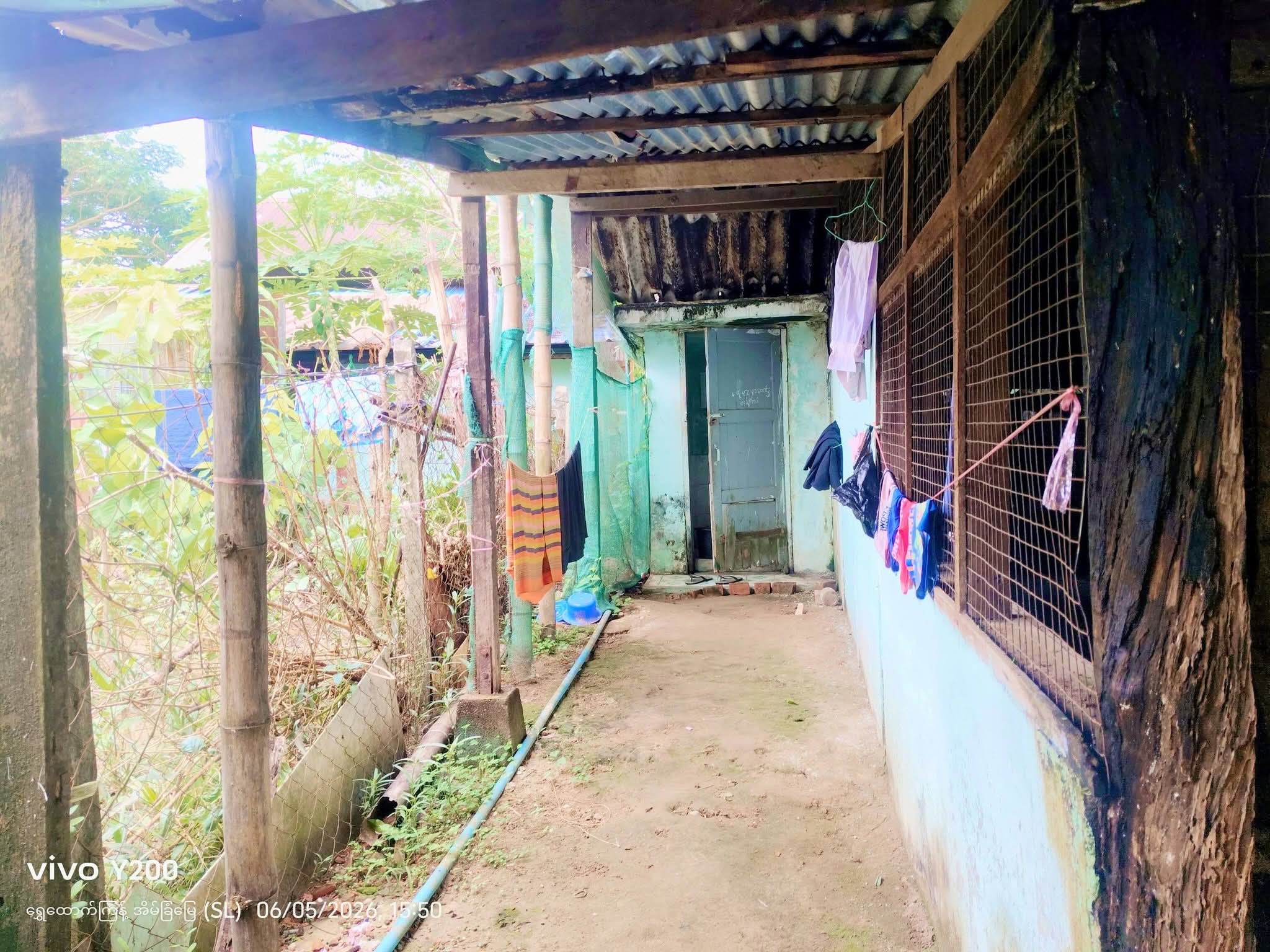 မှော်ဘီမြို့ပေါ် နဂိုမူလရပ်ကွက်ဖြစ်တဲ့ မြို့မ (၁) ရပ်ကွက် မှာ တည်ရှိတဲ့ အိမ်အပါခြံလေးကို ခြံဈေးသာသာနဲ့ရောင်းမည်။ 09789528544 #AC046 - 8