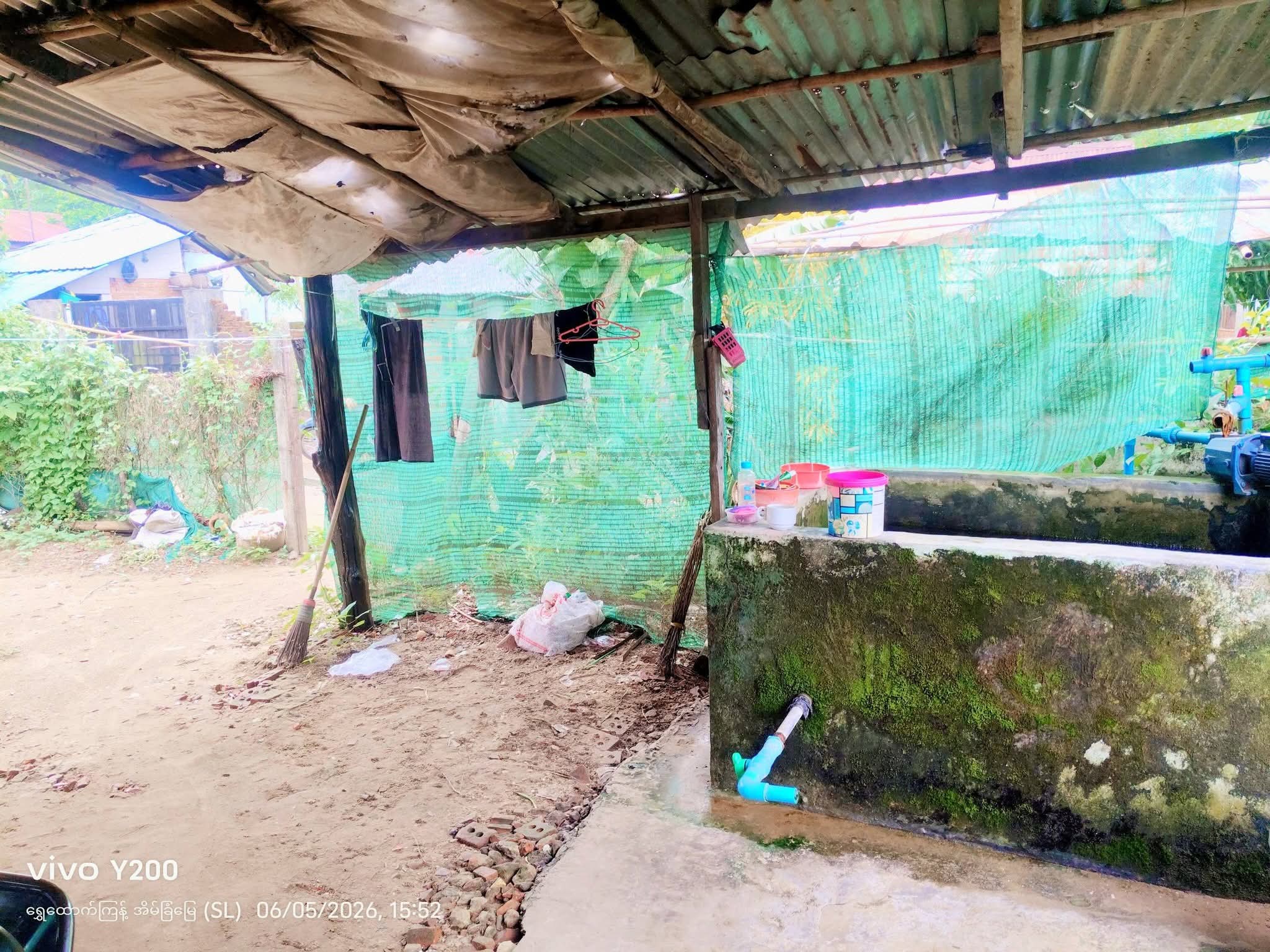 မှော်ဘီမြို့ပေါ် နဂိုမူလရပ်ကွက်ဖြစ်တဲ့ မြို့မ (၁) ရပ်ကွက် မှာ တည်ရှိတဲ့ အိမ်အပါခြံလေးကို ခြံဈေးသာသာနဲ့ရောင်းမည်။ 09789528544 #AC046 - 10
