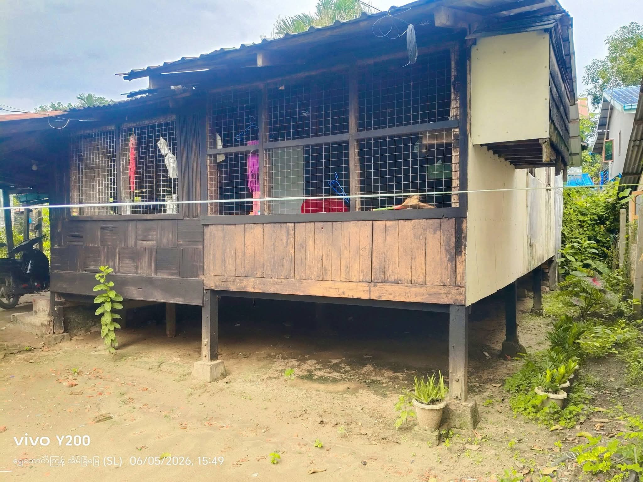 မှော်ဘီမြို့ပေါ် နဂိုမူလရပ်ကွက်ဖြစ်တဲ့ မြို့မ (၁) ရပ်ကွက် မှာ တည်ရှိတဲ့ အိမ်အပါခြံလေးကို ခြံဈေးသာသာနဲ့ရောင်းမည်။ 09789528544 #AC046 - 4