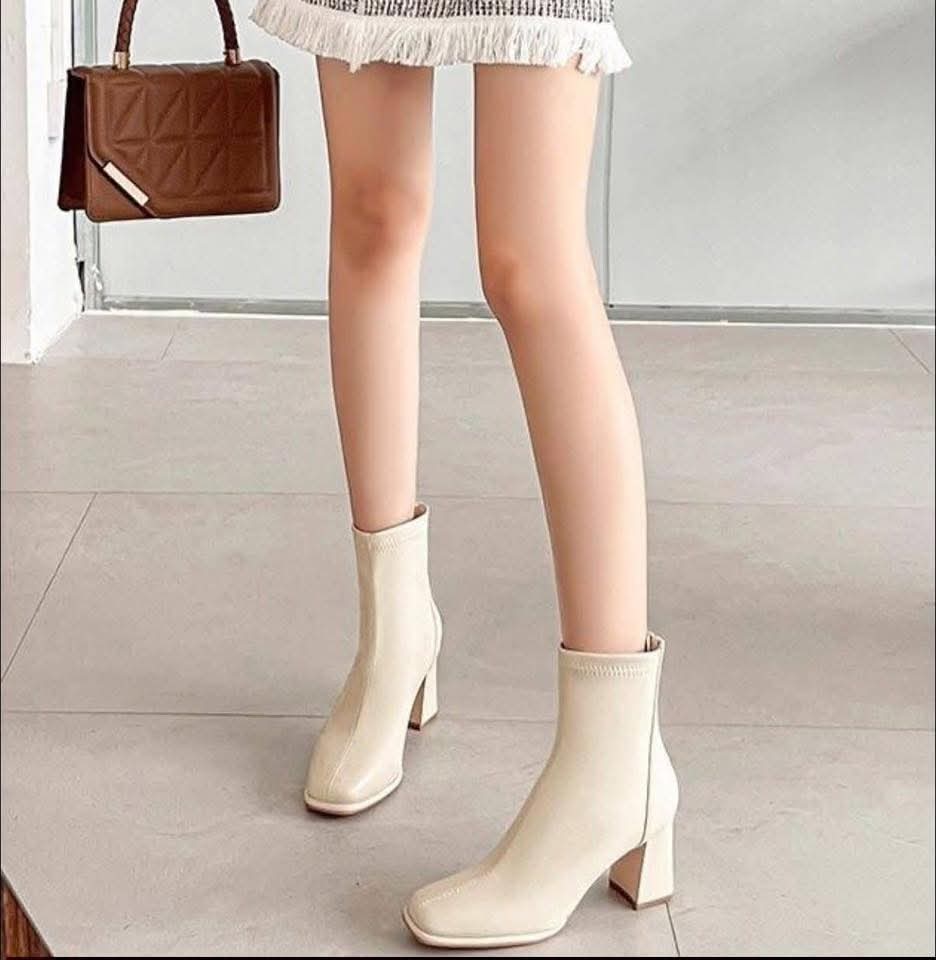 Leather zip boot Size:36 to 40 Colour:Black/Cream 09767288833 #Z056 - 2