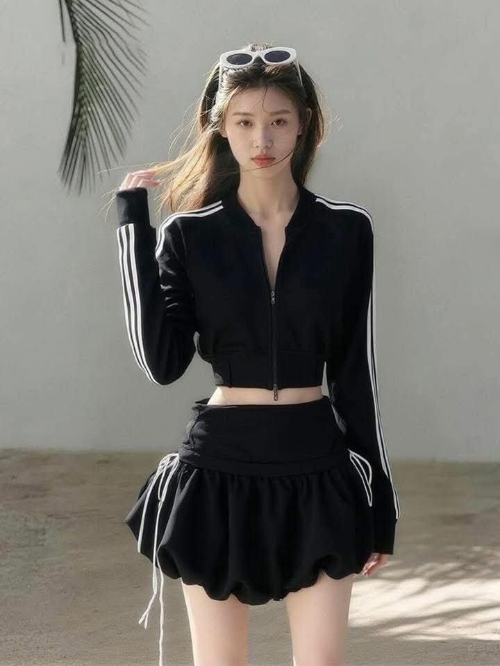 Y2k sporty two-piece set freesize(80lb to 128lb) colour:white red black 09767288833 #Z058 - 2